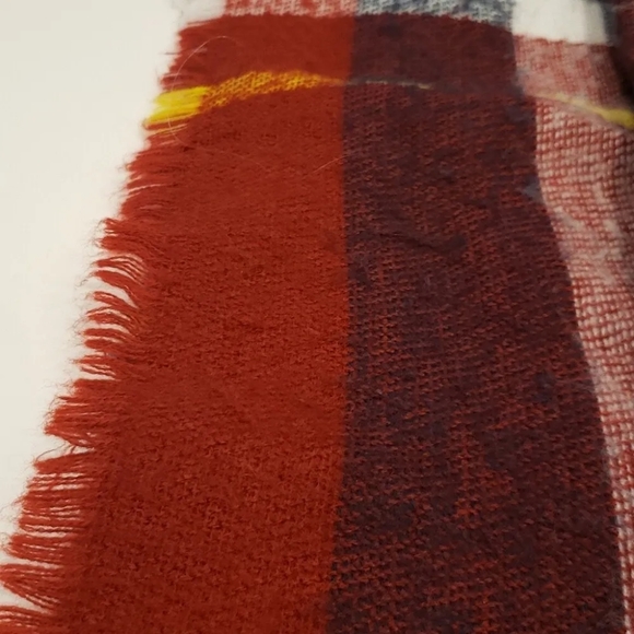 💎2/$20 ZARA RED PLAID SHAWL SCARF - Picture 5 of 6